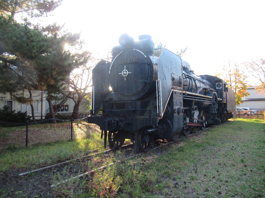 土崎街区公園に保存されている、蒸気機関車D51 370号機。