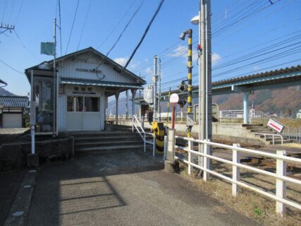 発坂駅は、福井県勝山市鹿谷町保田にある、えちぜん鉄道の駅。
