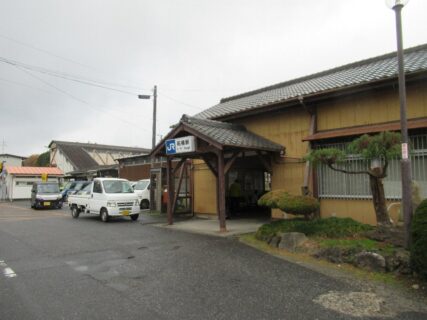 柘植駅は、三重県伊賀市柘植町にある、JR西日本の駅。