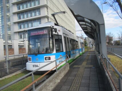 田崎橋停留場は、熊本市西区春日二丁目にある、熊本市交通局の電停。