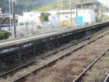 住吉駅は、熊本県宇土市住吉町にある、JR九州三角線の駅。