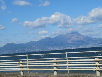 有明海越しに雲仙普賢岳や中神島など眺めたのであります。