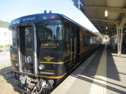 A列車で行こうは、熊本と天草諸島を結ぶルートの観光特急列車。