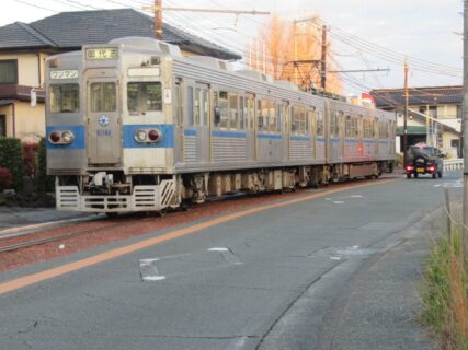 有名な、熊本電気鉄道藤崎線の併用軌道区間。