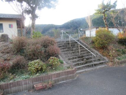 直見駅は、大分県佐伯市直川大字下直見にある、JR九州日豊本線の駅。
