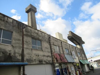 姫路モノレールの廃線跡遺構が、まだあちこちに残っております。