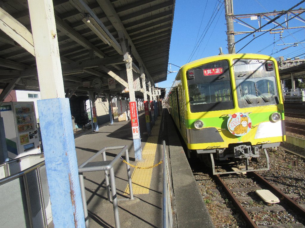 馬橋駅は、千葉県松戸市馬橋にある、JR東日本・流鉄の駅。
