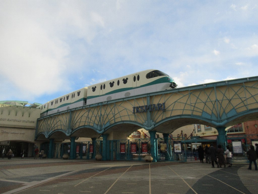ディズニーリゾートラインは、舞浜リゾートラインが運営する鉄道 