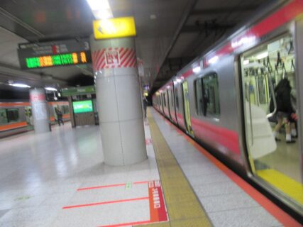 東京駅の京葉線ホームから八重洲地下街までの連絡通路。