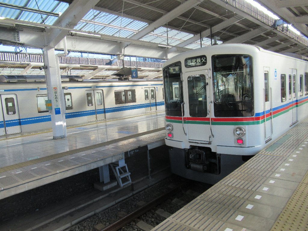 飯能駅は、埼玉県飯能市仲町にある、西武鉄道の駅。