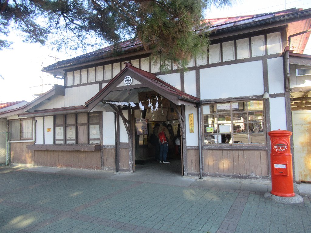 長瀞駅は、埼玉県秩父郡長瀞町大字長瀞にある、秩父鉄道の駅。