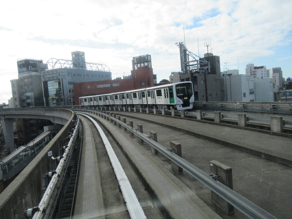 西日暮里駅は、荒川区にある、東京メトロ・JR東日本・東京都交通局の駅。