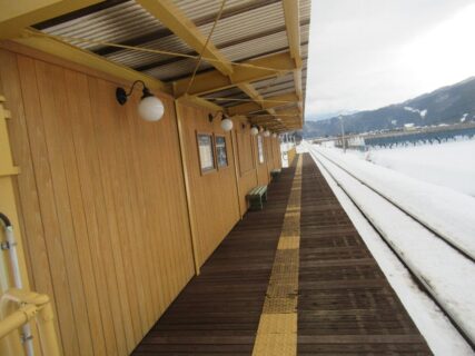 徳丸駅は、鳥取県八頭郡八頭町徳丸にある、若桜鉄道若桜線の駅。