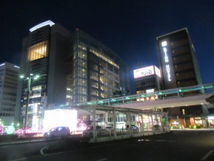 豊田市駅は、愛知県豊田市若宮町一丁目にある、名古屋鉄道の駅。