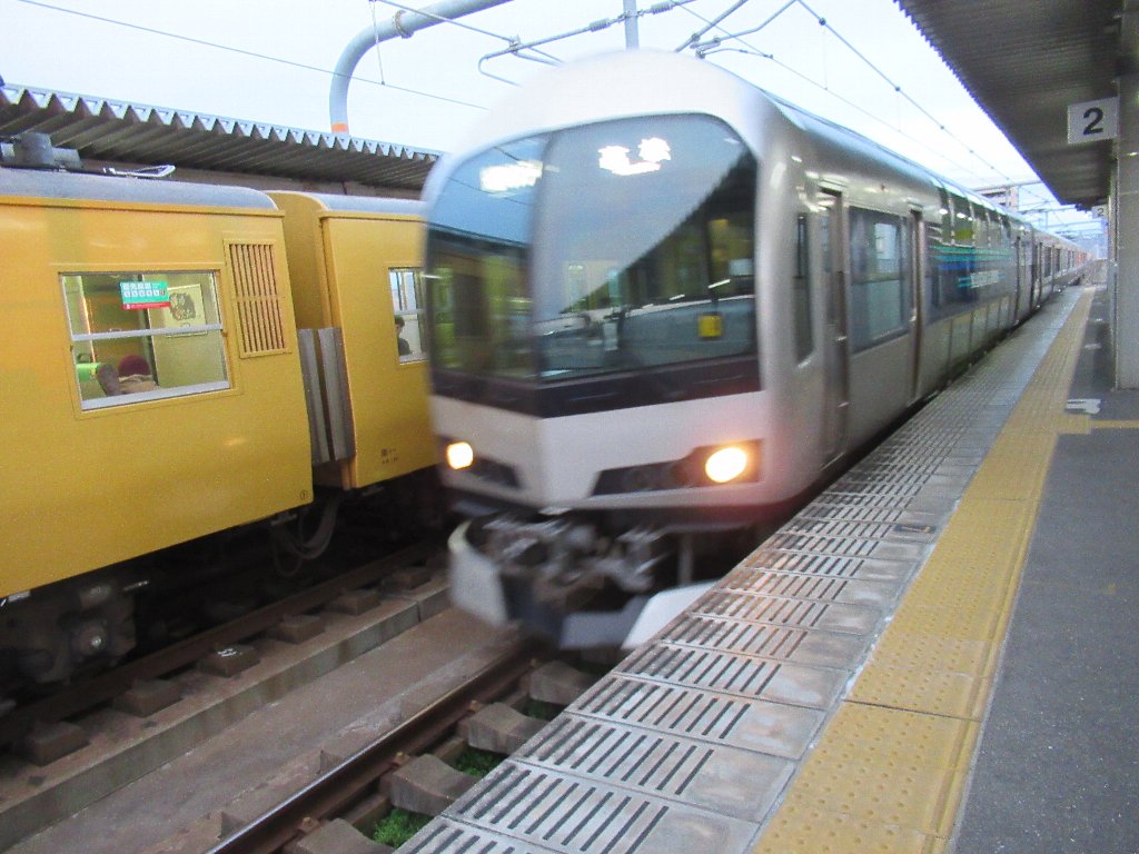 大元駅は、岡山市北区大元駅前にある、JR西日本宇野線の駅。