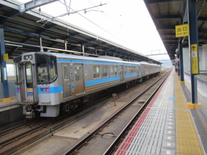 坂出駅は、香川県坂出市元町一丁目にある、JR四国予讃線の駅。