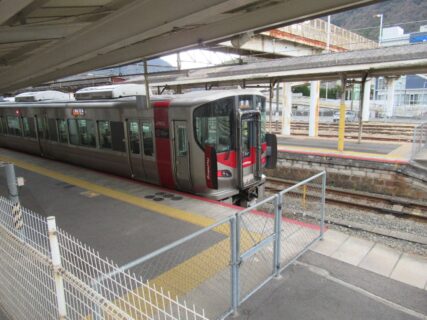 広駅は、広島県呉市広中町にある、JR西日本呉線の駅。