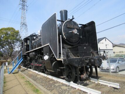 府中市の国府児童公園にて公開されているSL、C56形106号機。