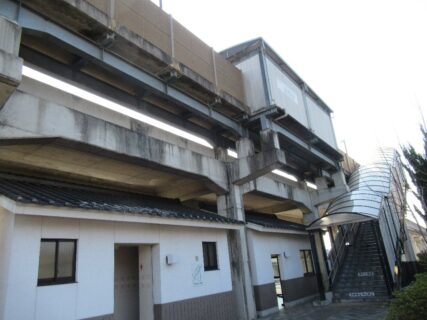 湯野駅は、広島県福山市神辺町湯野にある、井原鉄道井原線の駅。