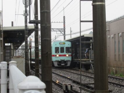 紫駅は、福岡県筑紫野市紫二丁目にある、西鉄天神大牟田線の駅。