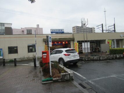 西鉄小郡駅は、福岡県小郡市祇園一丁目にある、西鉄天神大牟田線の駅。