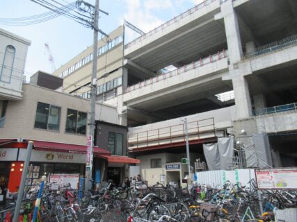大要塞化工事進捗具合を見物しに、阪急淡路駅に来ましたです。