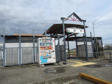 静駅は、茨城県那珂市下大賀にある、JR東日本水郡線の駅。