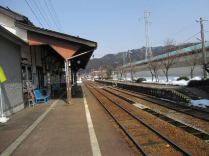 美濃白鳥駅は、岐阜県郡上市白鳥町にある、長良川鉄道越美南線の駅。
