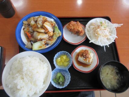 台湾料理四季紅郡上八幡店の八宝菜定食なり。