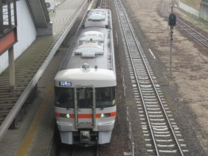 美濃太田駅は、岐阜県美濃加茂市太田町にある、JR東海・長良川鉄道の駅。