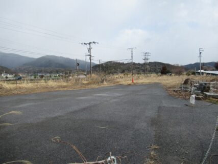 新垂井駅は、岐阜県不破郡垂井町にあった、国鉄東海道本線の駅（廃駅）。