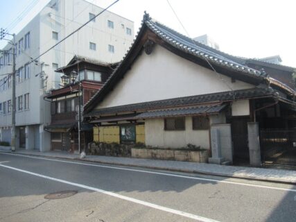 大津事件の起きた場所付近にある興味深い建物その1、栄泉寺。