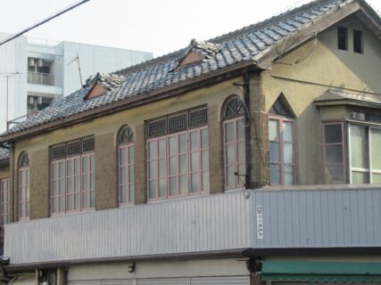 大津事件の起きた場所付近にある興味深い建物その2、島林書店。