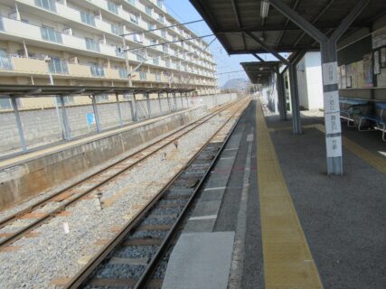 彦根口駅は、滋賀県彦根市西沼波町にある、近江鉄道本線の駅。