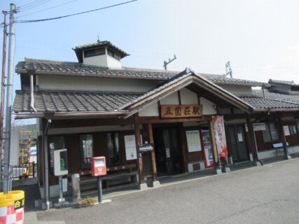 五箇荘駅は、滋賀県東近江市五個荘小幡町にある、近江鉄道本線の駅。