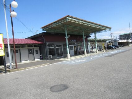 竜ヶ崎駅は、茨城県龍ケ崎市字米町にある、関東鉄道竜ヶ崎線の駅。
