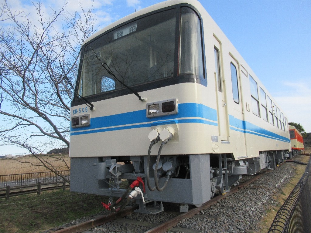 ほっとパーク鉾田で保存されている、鹿島鉄道キハ601とKR505。