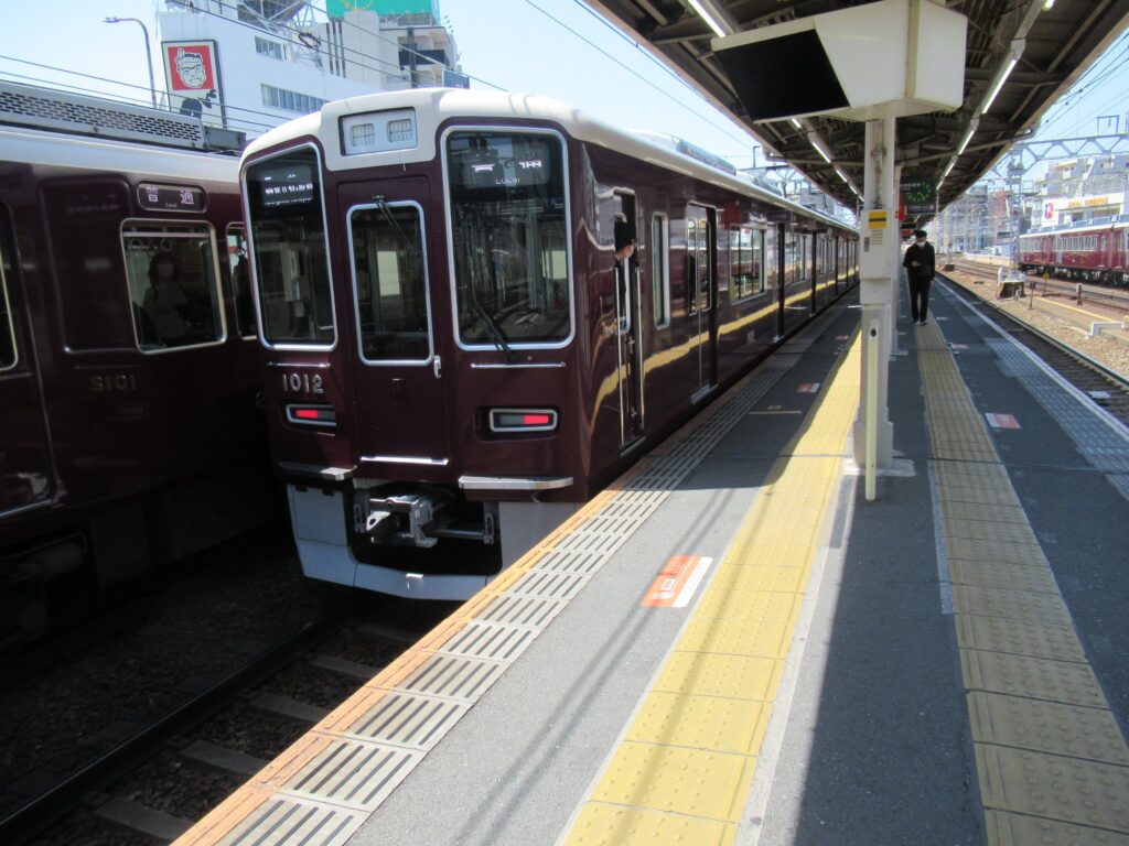 中津駅は、大阪市北区中津三丁目にある、阪急電鉄の駅。