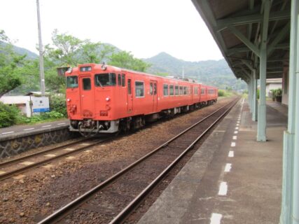 萩駅は、山口県萩市大字椿字濁渕にある、JR西日本山陰本線の駅。
