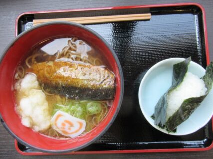 道の駅こまつ木場潟の味処四季彩で遅いランチタイムです。