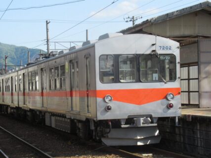 鶴来駅は、石川県白山市鶴来本町4丁目にある、北陸鉄道石川線の駅。