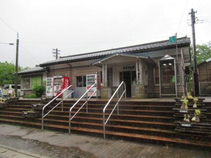 能登中島駅は、石川県七尾市中島町浜田にある、のと鉄道七尾線の駅。
