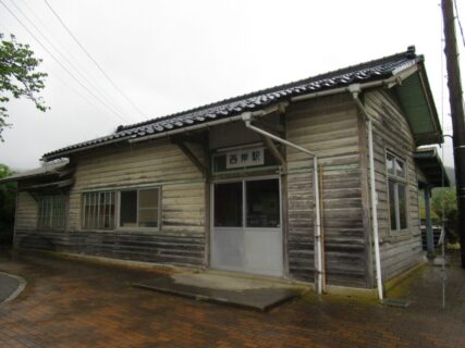 西岸駅は、石川県七尾市中島町外にある、のと鉄道七尾線の駅。
