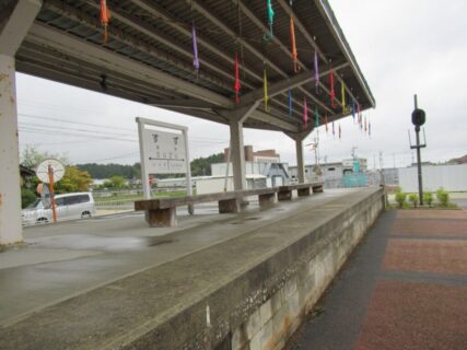 珠洲駅は、石川県珠洲市野々江町にあった、のと鉄道能登線の駅(廃駅)。