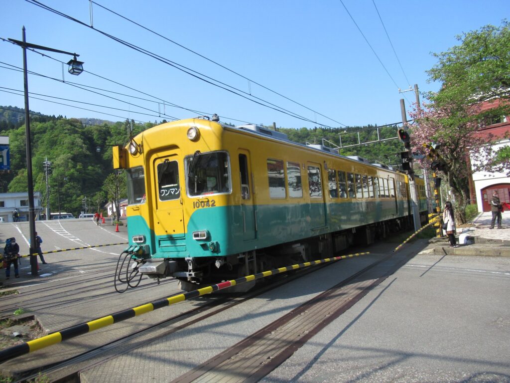 立山駅は、富山県中新川郡立山町千寿ヶ原にある富山地方鉄道の駅。