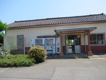千里駅は、富山県富山市婦中町千里にある、JR西日本高山本線の駅。
