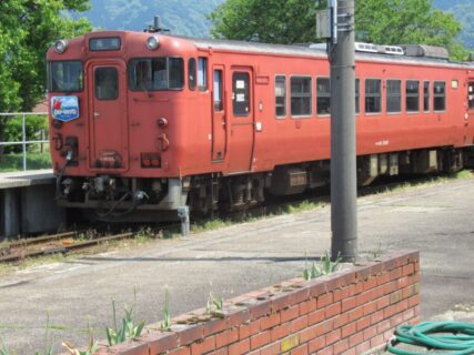 城端駅は、富山県南砺市是安にある、JR西日本城端線の駅。