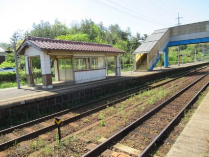 泊駅は、鳥取県東伯郡湯梨浜町大字園にある、JR西日本山陰本線の駅。　
