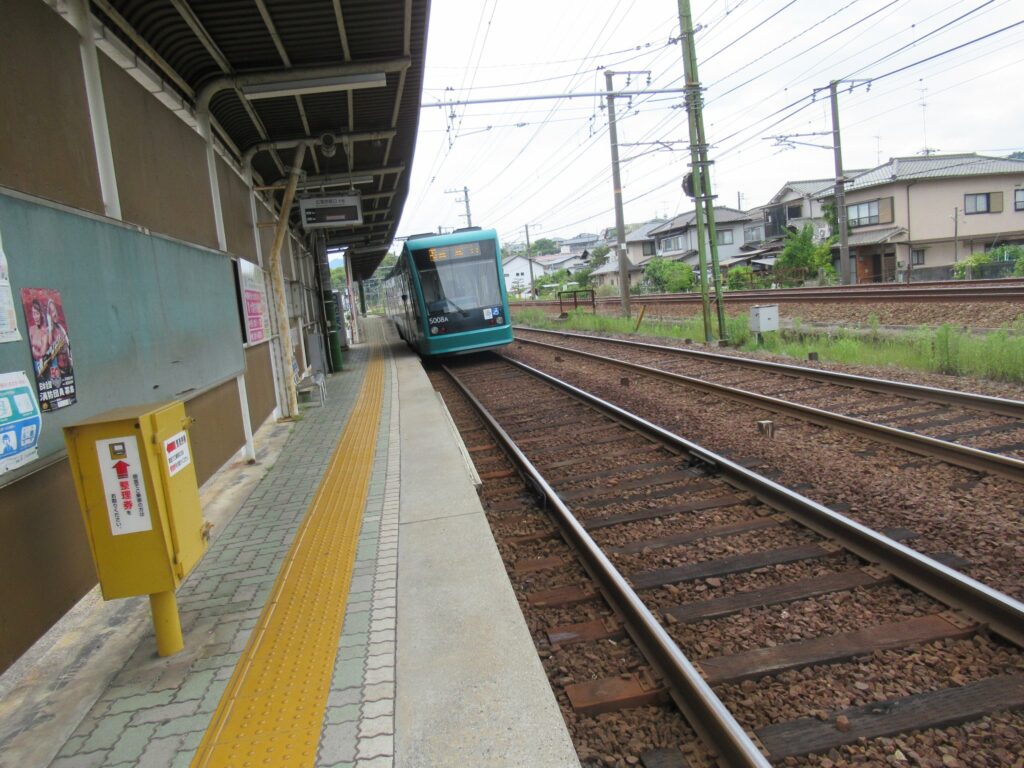 地御前駅は、広島県廿日市市地御前五丁目にある、広島電鉄宮島線の駅。