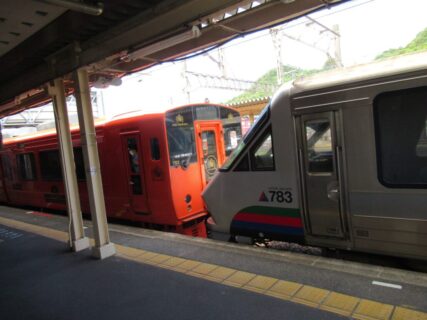 有田駅は、佐賀県西松浦郡有田町本町丙にある、JR九州・松浦鉄道の駅。